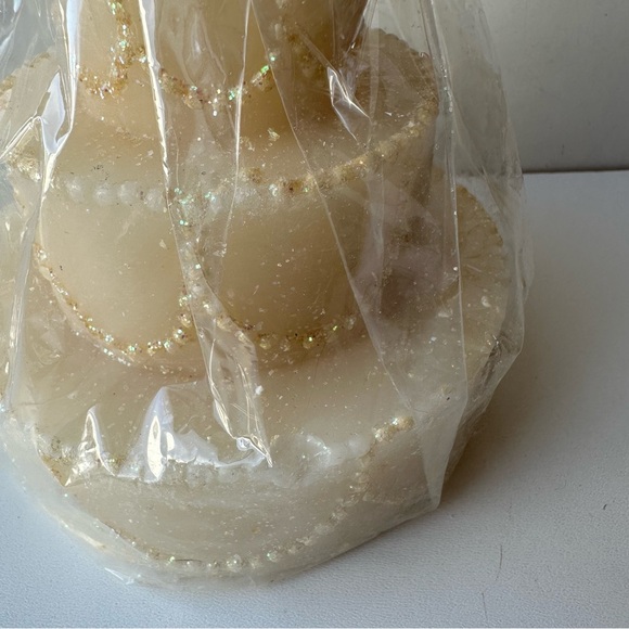 Scented Wedding Cake Candle 3-Tier Glitter Pearls New In Wrap 50hr - Picture 9 of 9